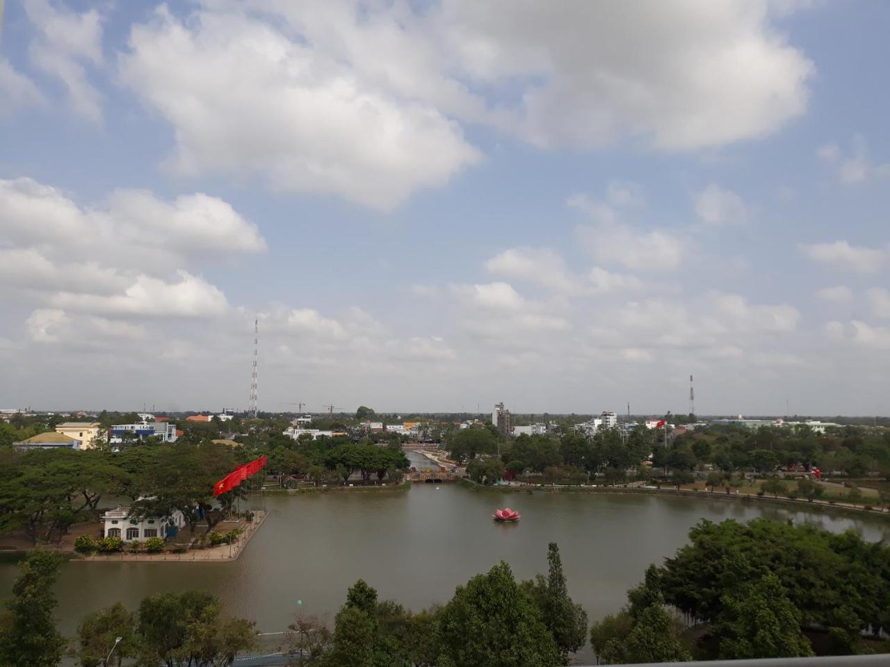Huong Sen Hotel Cao Lanh Exterior photo
