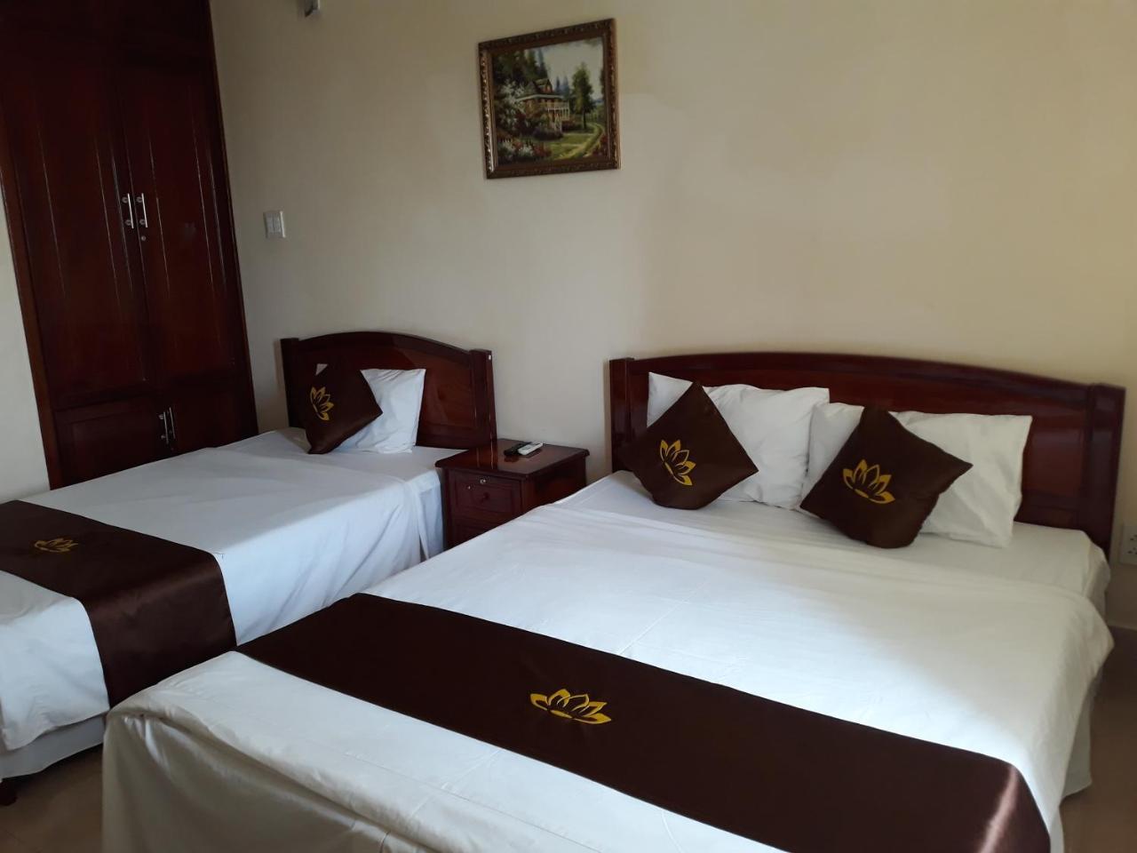 Huong Sen Hotel Cao Lanh Exterior photo
